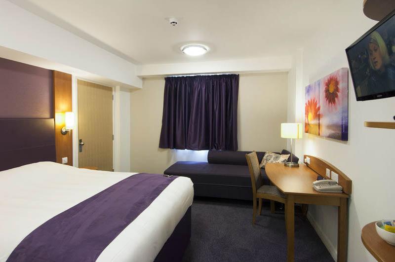 Premier Inn Lichfield North East Exteriér fotografie